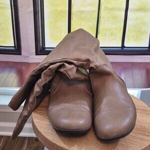 Woman's Tan Boots - Size 9